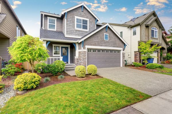 Curb Appeal Landscaping in Longwood